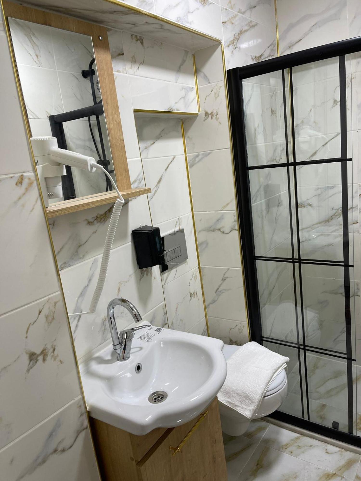 Taksim Rain Hause Aparthotel Istanbul Exteriör bild